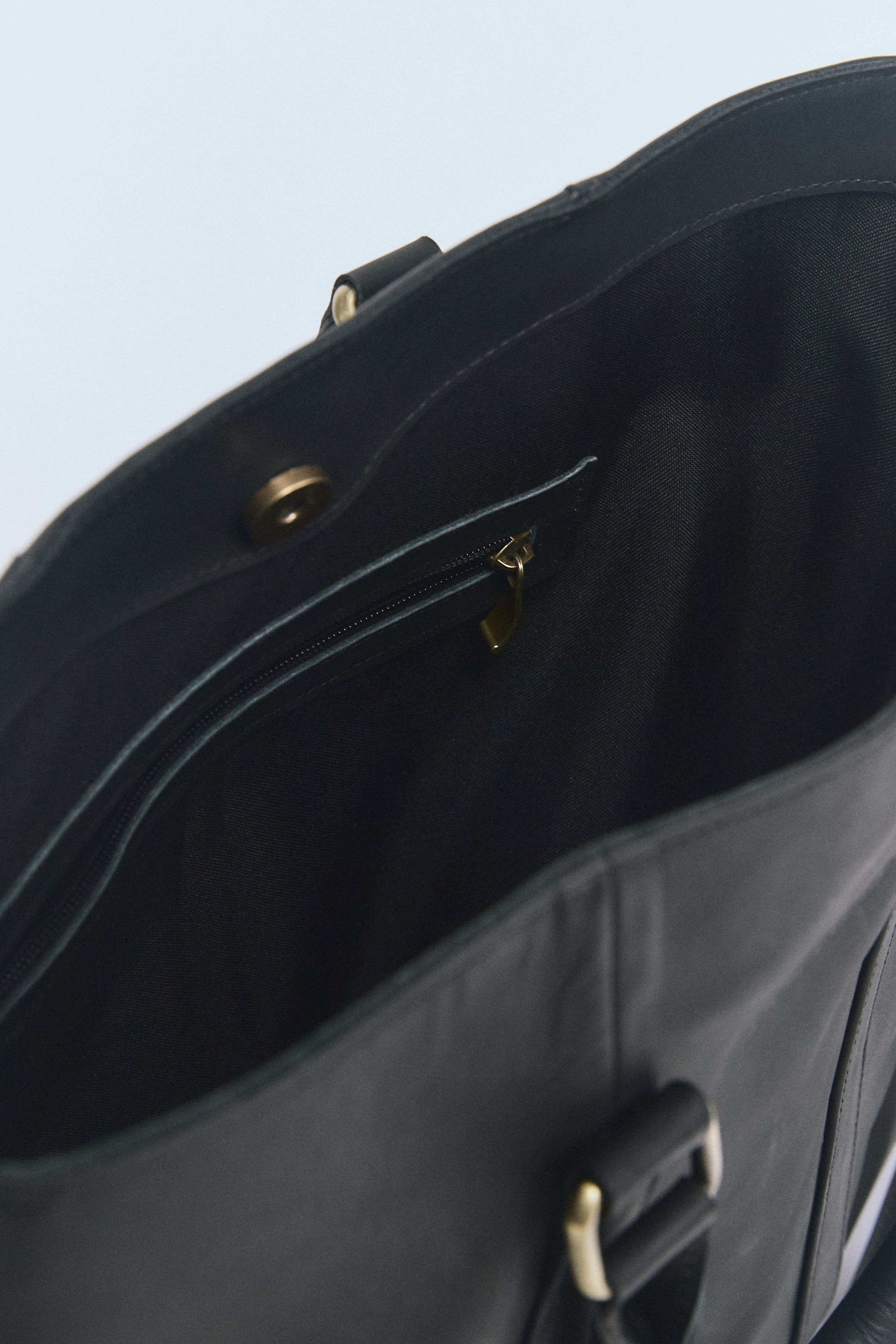 Tote Cuero Negra 38